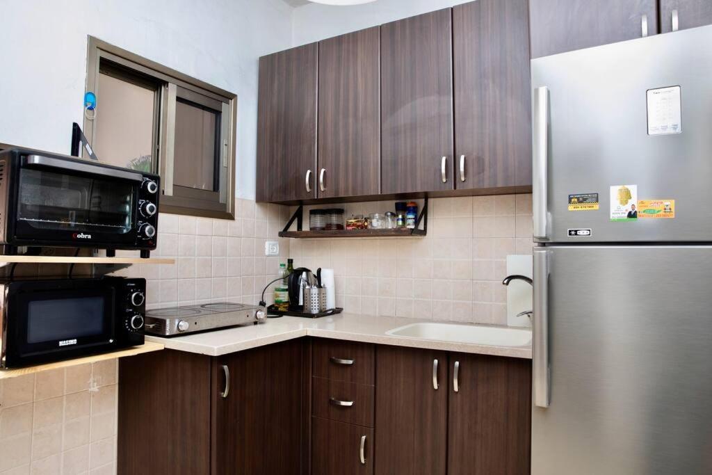 Homey Apartment Near The Beach Хадера Екстериор снимка