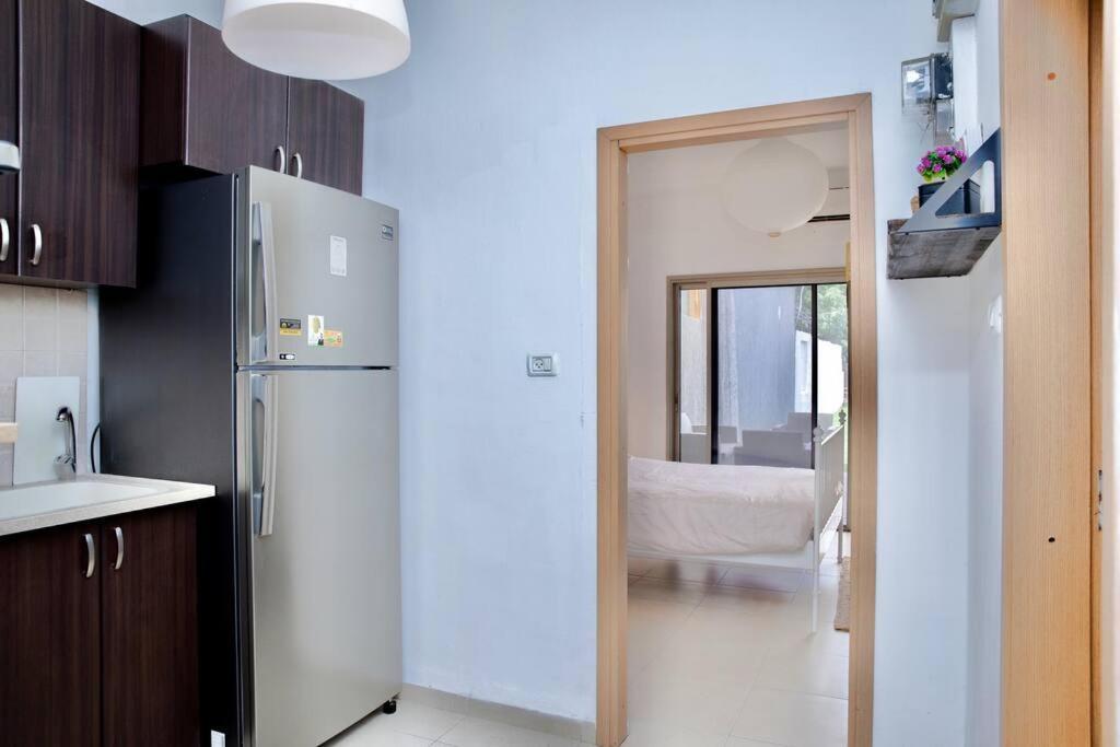 Homey Apartment Near The Beach Хадера Екстериор снимка